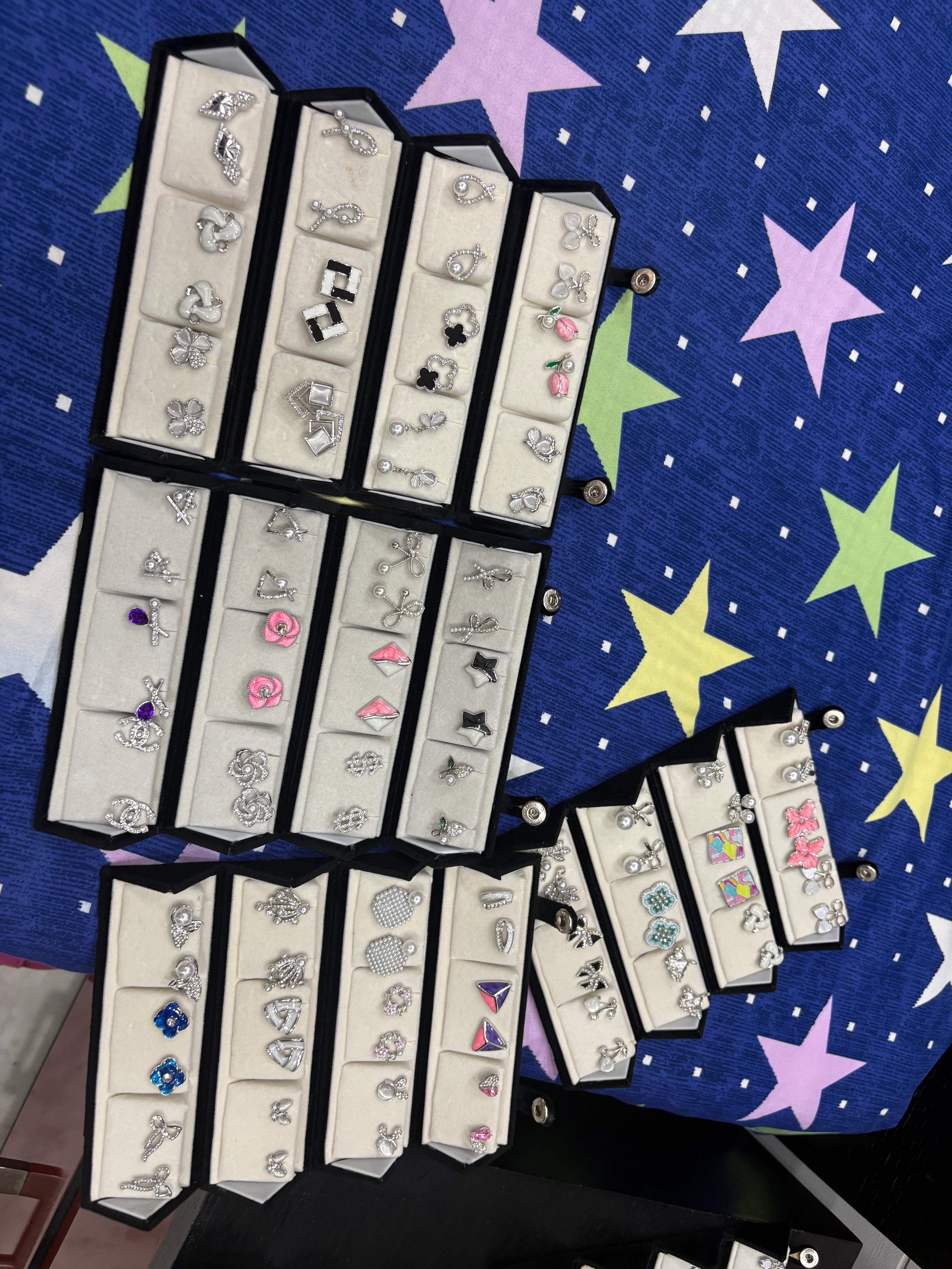 Earrings box